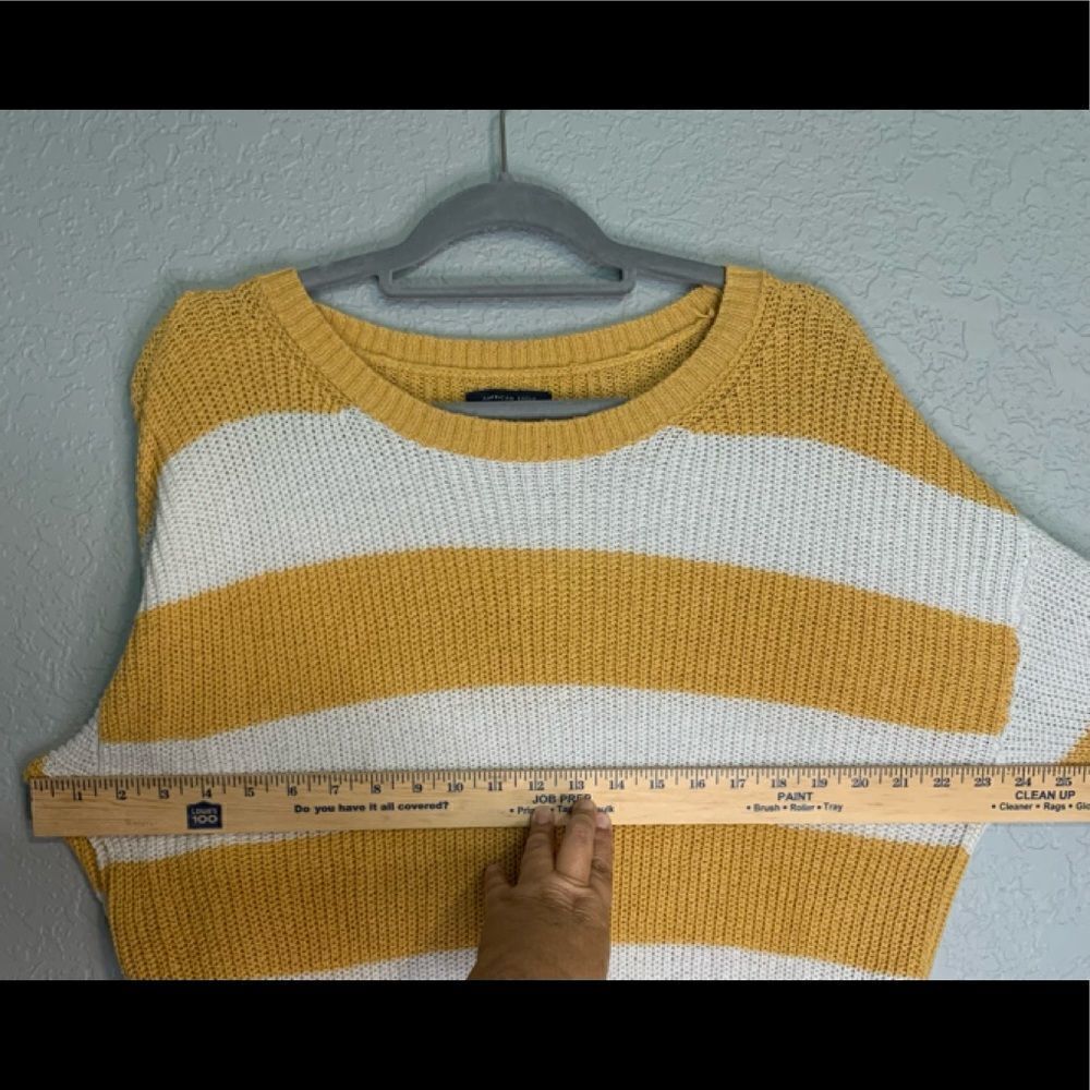 American Eagle yellow and white sweater size L - Picture 7 of 7